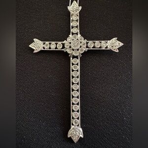 Diamond & 14K EUC cross necklace. Real diamond & 14k white gold w/ 14k chain